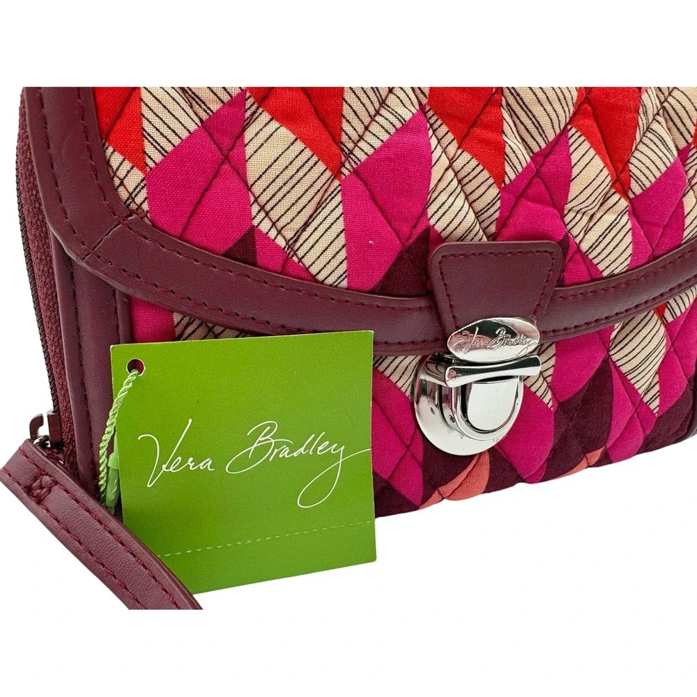 Vera Bradley Wristlet Wallet Womens OS Pink New Geometric Quilted All In One‎
